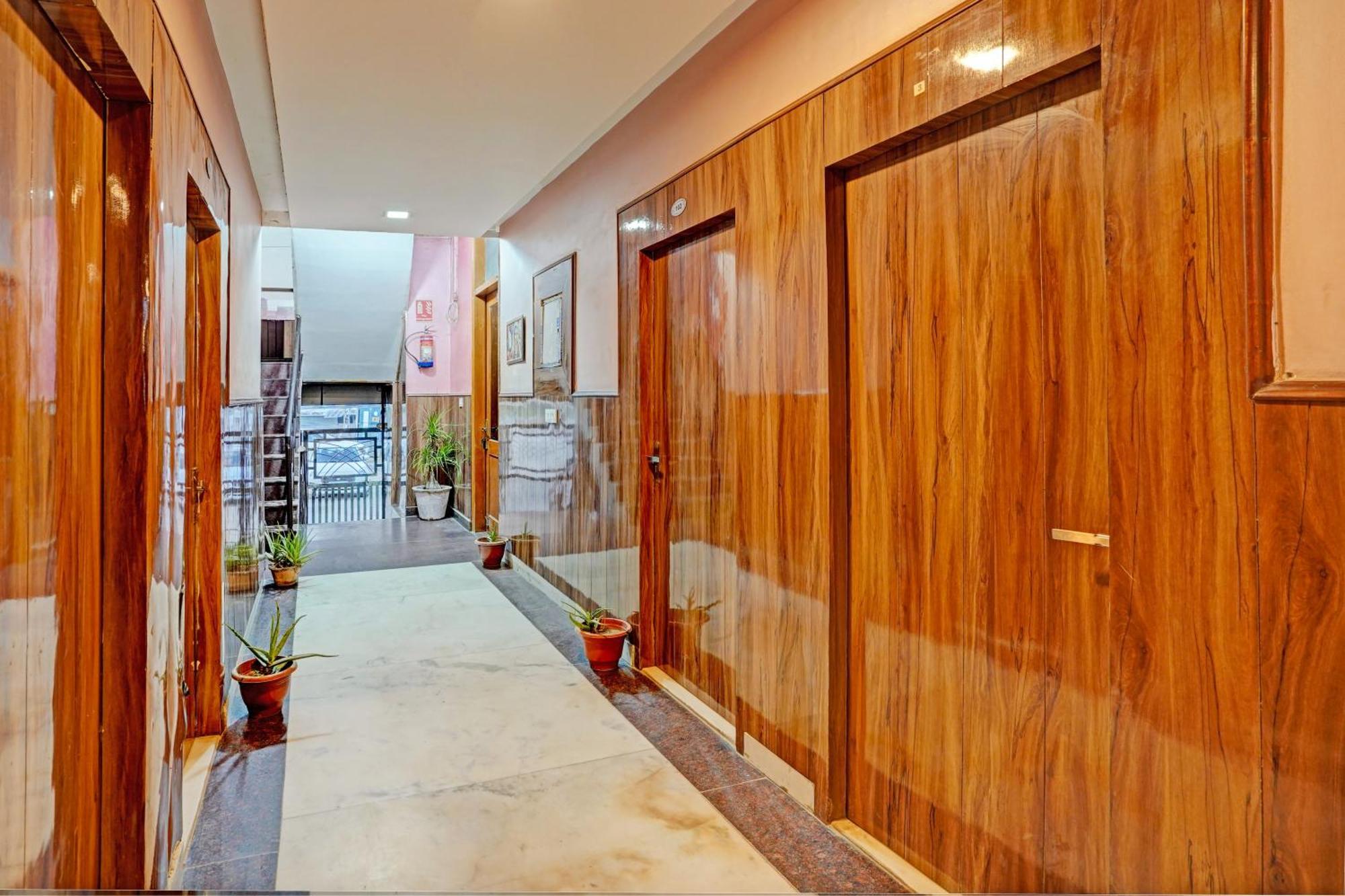 Hotel O Greno House Near Pvr Ansal Plaza Greater Noida Exterior photo