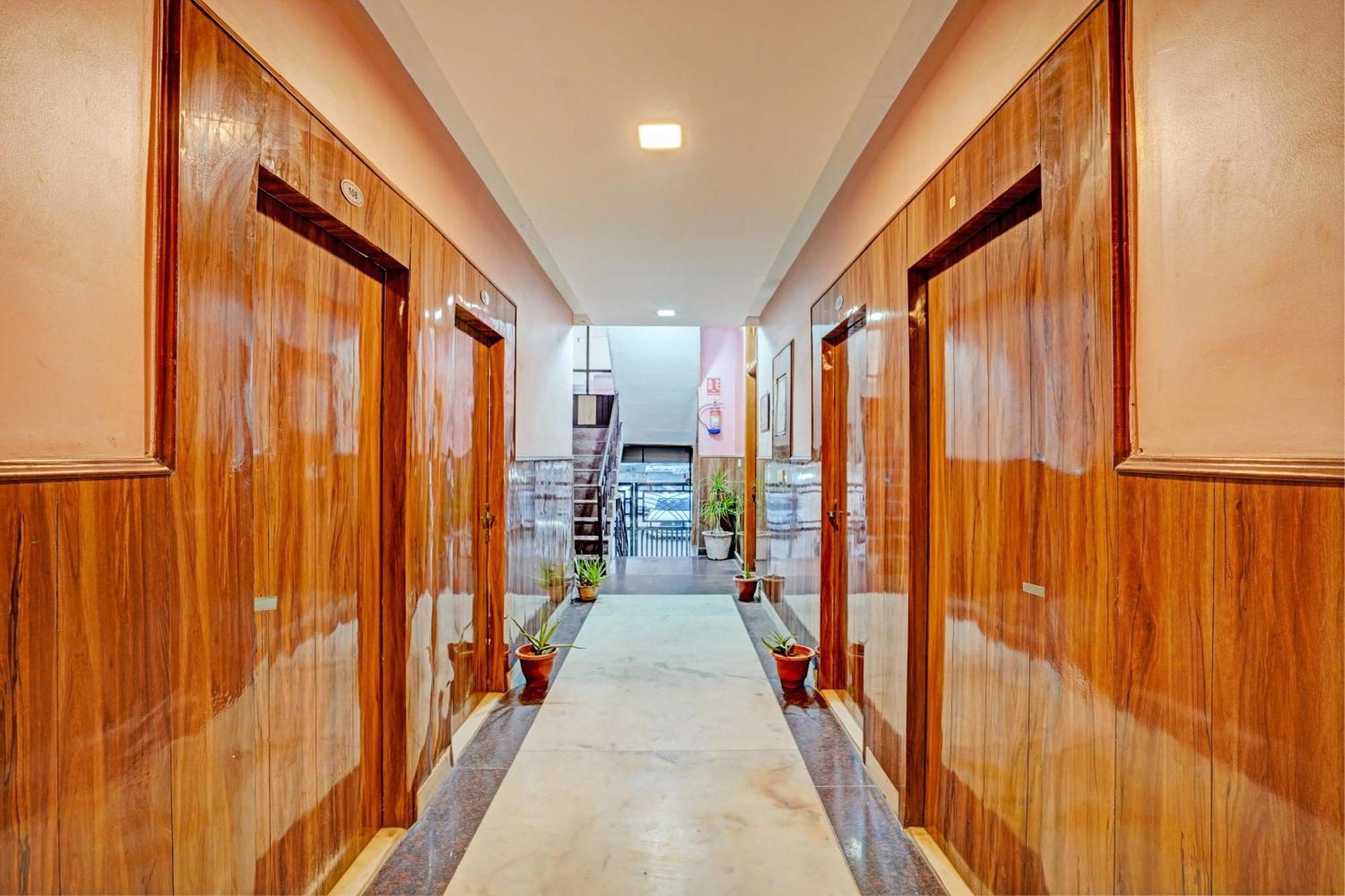 Hotel O Greno House Near Pvr Ansal Plaza Greater Noida Exterior photo