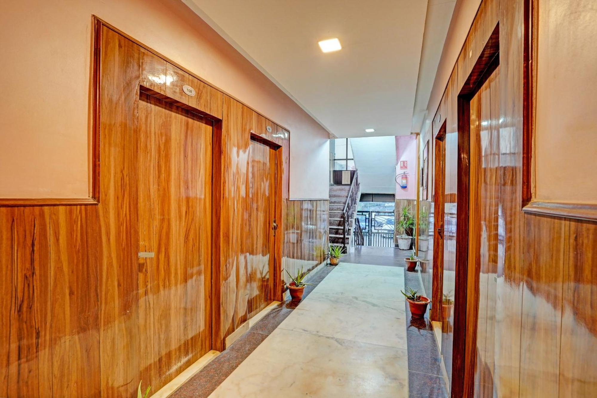 Hotel O Greno House Near Pvr Ansal Plaza Greater Noida Exterior photo